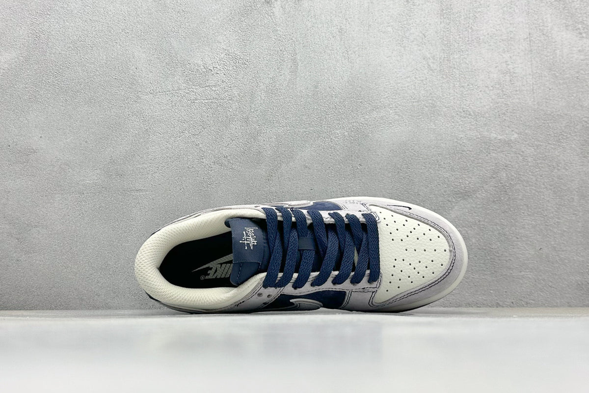 Nike SB Dunk Low x Stüssy - Navy Blue / White